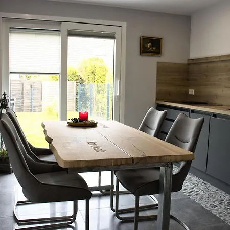 Neu! Nordeck بيت للعطل